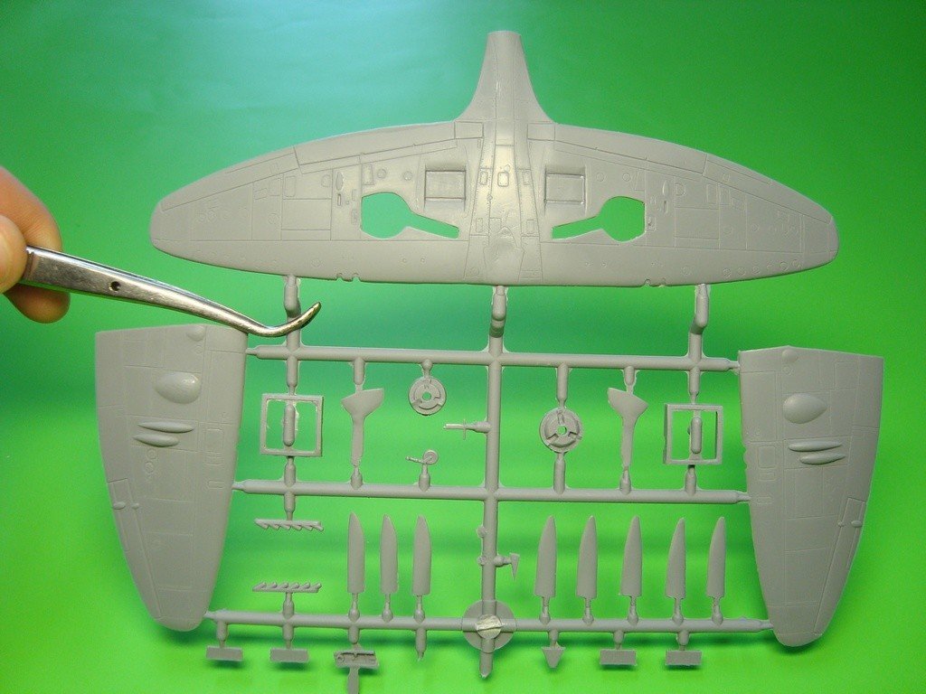 Maquette AZ AZ7353 Supermarine Spitfire Mk.22 Spécial (1/72) – image 10