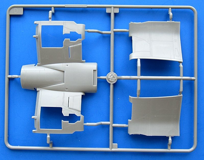 Hobby Boss 80386 F4U-4 Corsair Première version (1/48) – immagine 3