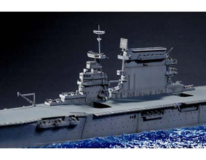 Trumpeter 05728 USS Essex CV-9 1/700 – image 4