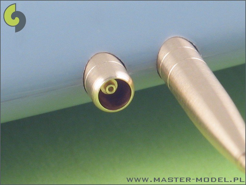 Master AM-48-006 Supermarine Spitfire aile E tardive ou aile révisée - Hispano 20mm &amp;amp; .50cal dans les carénages (1/48) – image 4