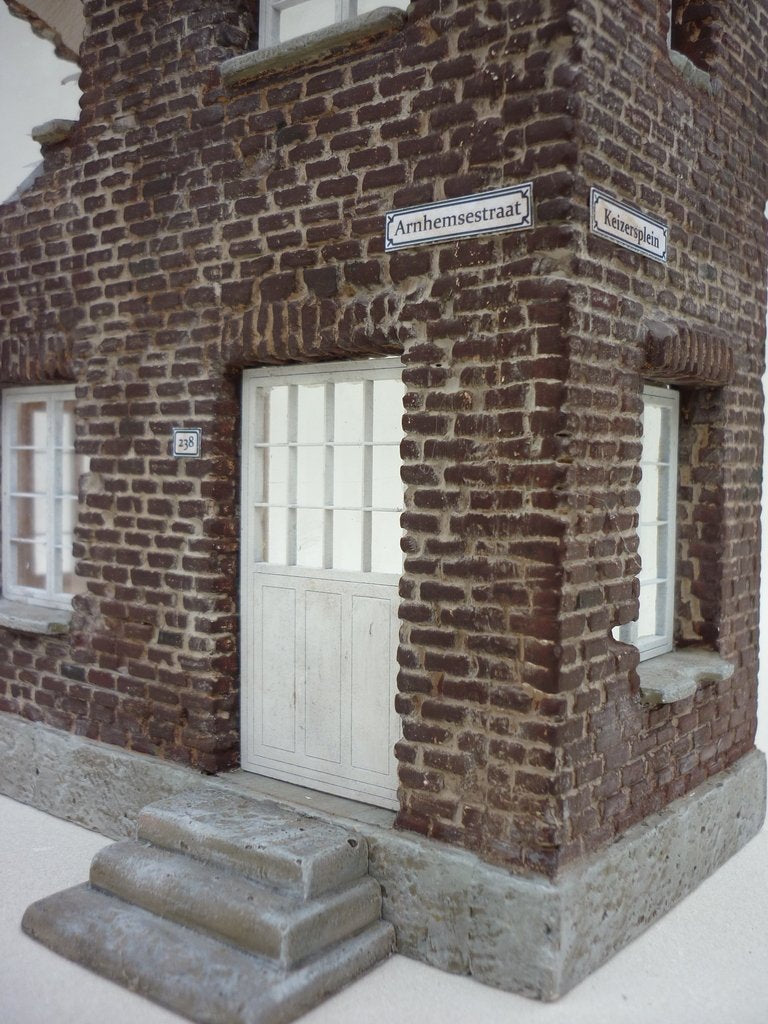 RT-Diorama 35163 Vieille maison en briques 1/35 – Bild 5