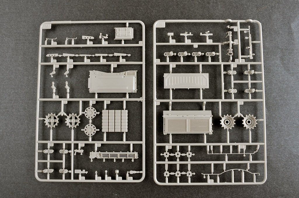 Trumpeter 09609 Char russe T-72B1 avec KTM-6 et blindage à grille 1/35 – immagine 8