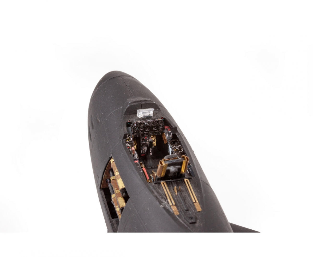 Maquette Eduard FE1499 F-86F-25/30 Airfix au 1/48 – immagine 2