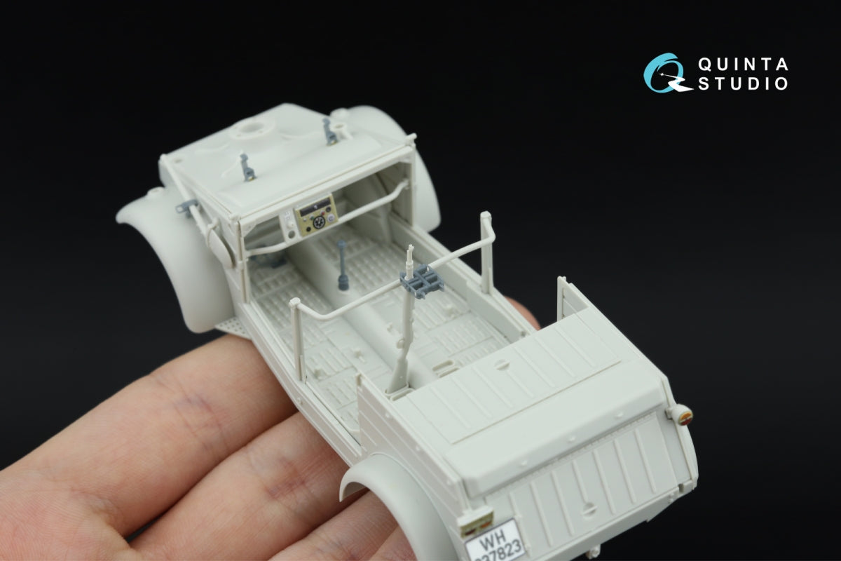 Intérieur imprimé en 3D et coloré sur papier décalcomanie (Meng VS-016) de la Kübelwagen Type 82 de Quinta Studio QD+35151 (avec pièces en résine imprimées en 3D) à l&amp;#39;échelle 1/35 – image 12