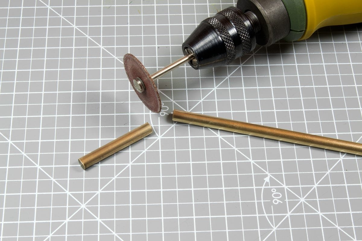 AK Interactive AK9120 BRASS PIPES 2.4MM Ø. 2 UNITS – zdjęcie 3