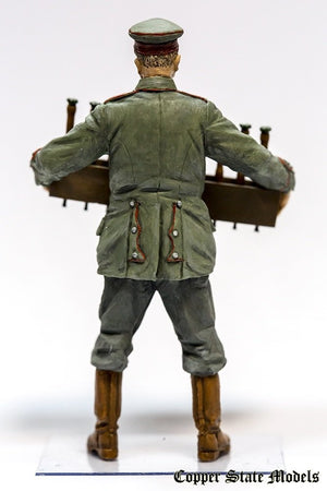 Copper State Models F32-004 Personnel d&amp;#39;aérodrome allemand avec caisse de grenades 1/32  – immagine 3