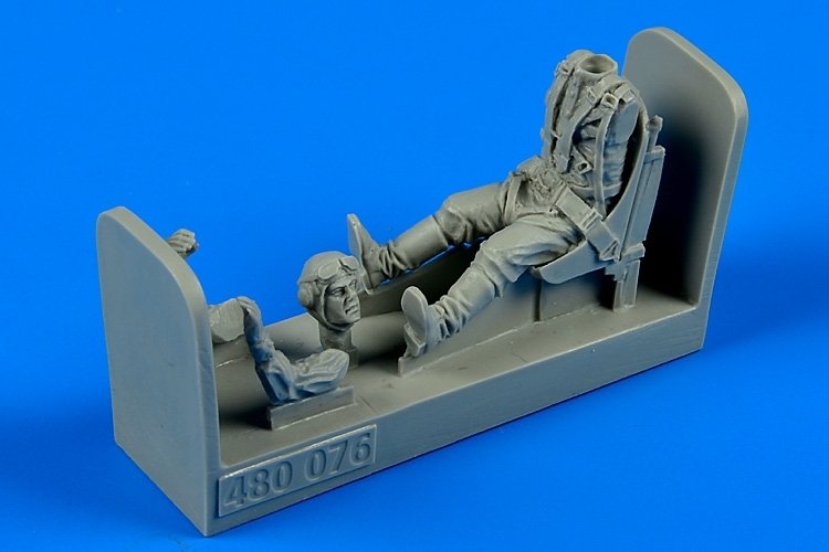 Aerobonus 480076 Pilote russe de la Seconde Guerre mondiale avec siège pour P-39 Airacobra 1/48