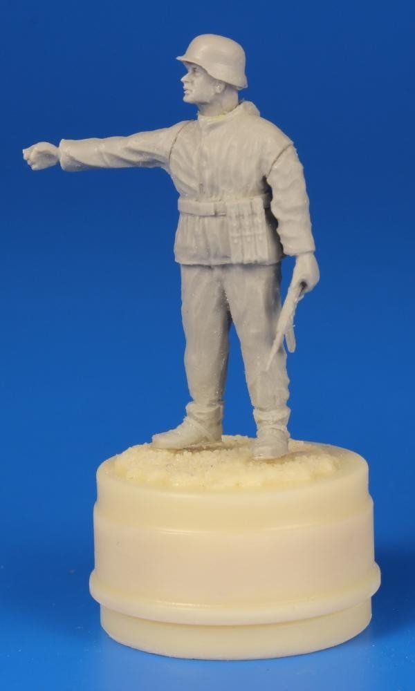 CMK F48296 Soldat allemand de la Seconde Guerre mondiale - Ardennes 1944 1/48