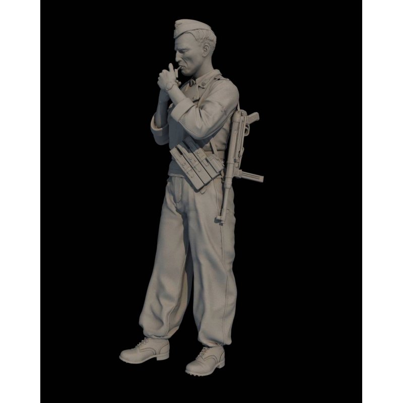 Panzer Art FI35-091 Tankiste Waffen-SS allumant une cigarette 1/35 – image 2