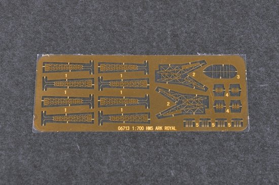 Trumpeter 06713 HMS Ark Royal 1939 1/700 – zdjęcie 4
