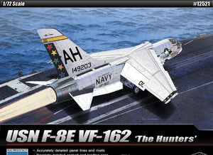 Maquette Academy 12521 USN F-8E VF-162 The Hunters au 1/72