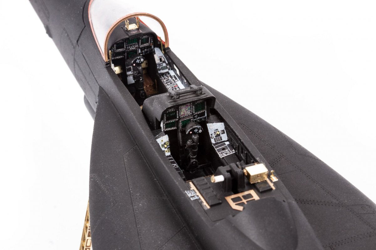 Eduard FE1260 F/A-18F HOBBY BOSS 1/48 – immagine 3