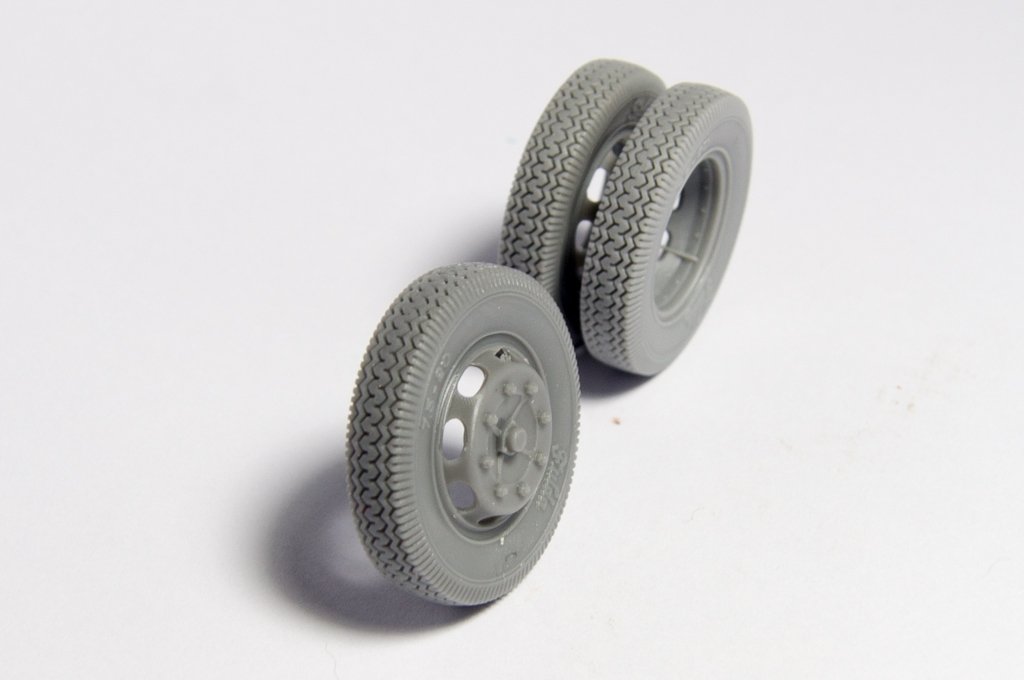 Roues de route Panzer Art RE35-352 KHD 3000S (modèle commercial) 1/35 – image 2