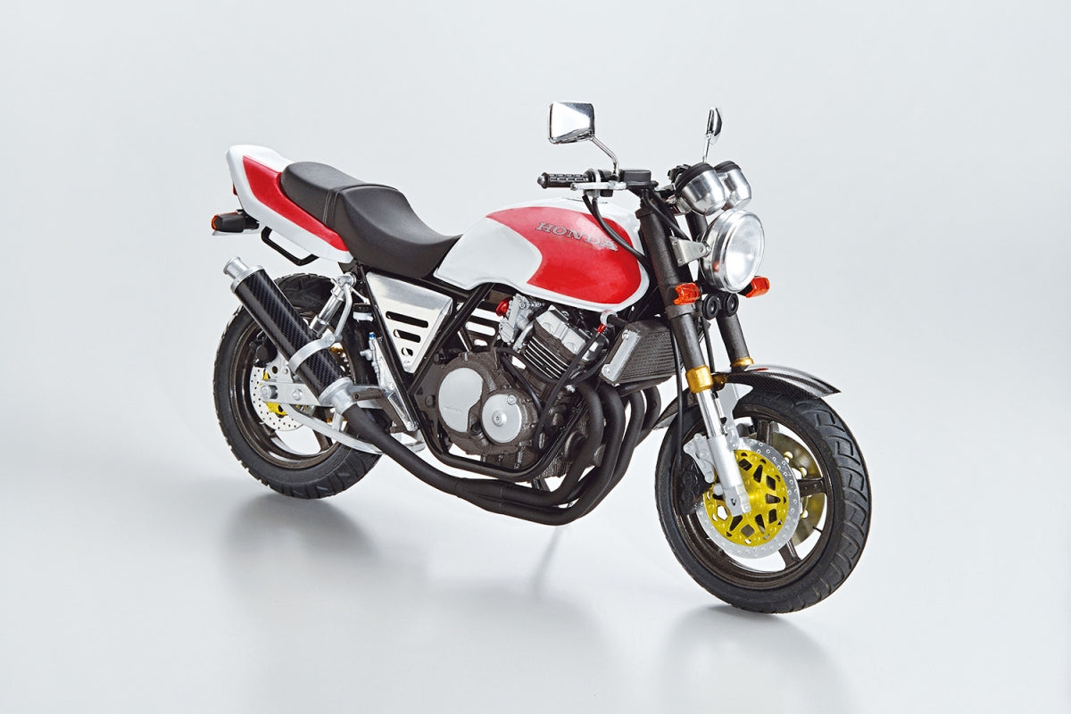 Aoshima 06479 ONDA NC31 CB400 SUPER FOUR &amp;#39;92 avec pièces personnalisées 1/12 – image 2