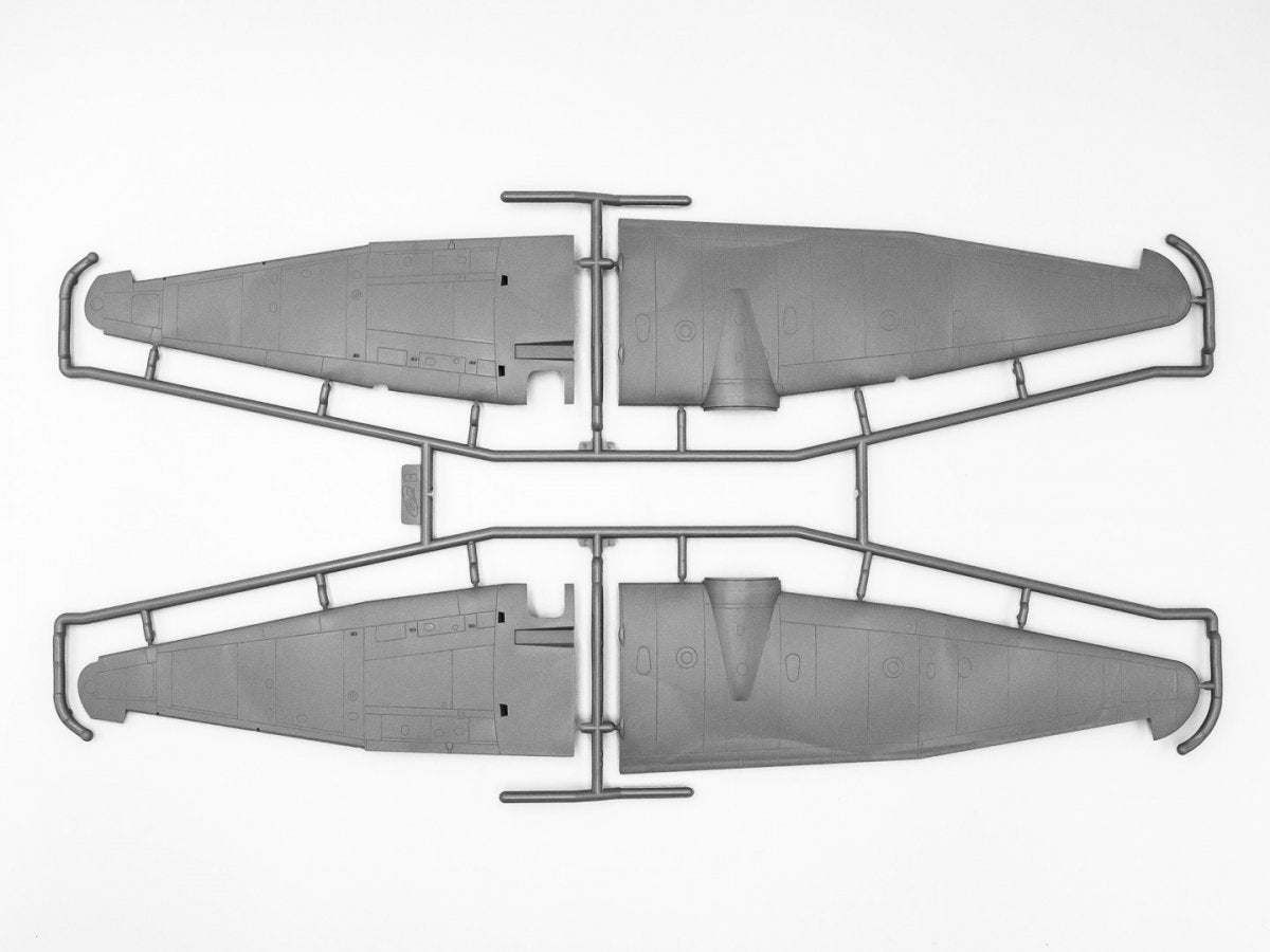 ICM 48229 Ju 88A-4 avec personnel au sol allemand et remorques à torpilles 1/48 – immagine 11