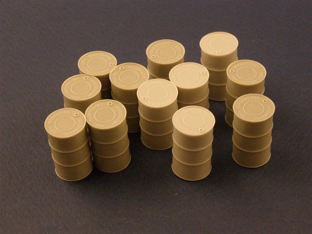 Panzer Art RE35-037 Bidons de carburant soviétiques de la Seconde Guerre mondiale (200 L) 1/35 – image 3