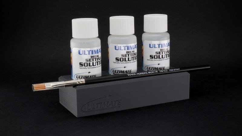 Support pour solution de fixation de décalcomanies Ultimate Modeling Products UMP064