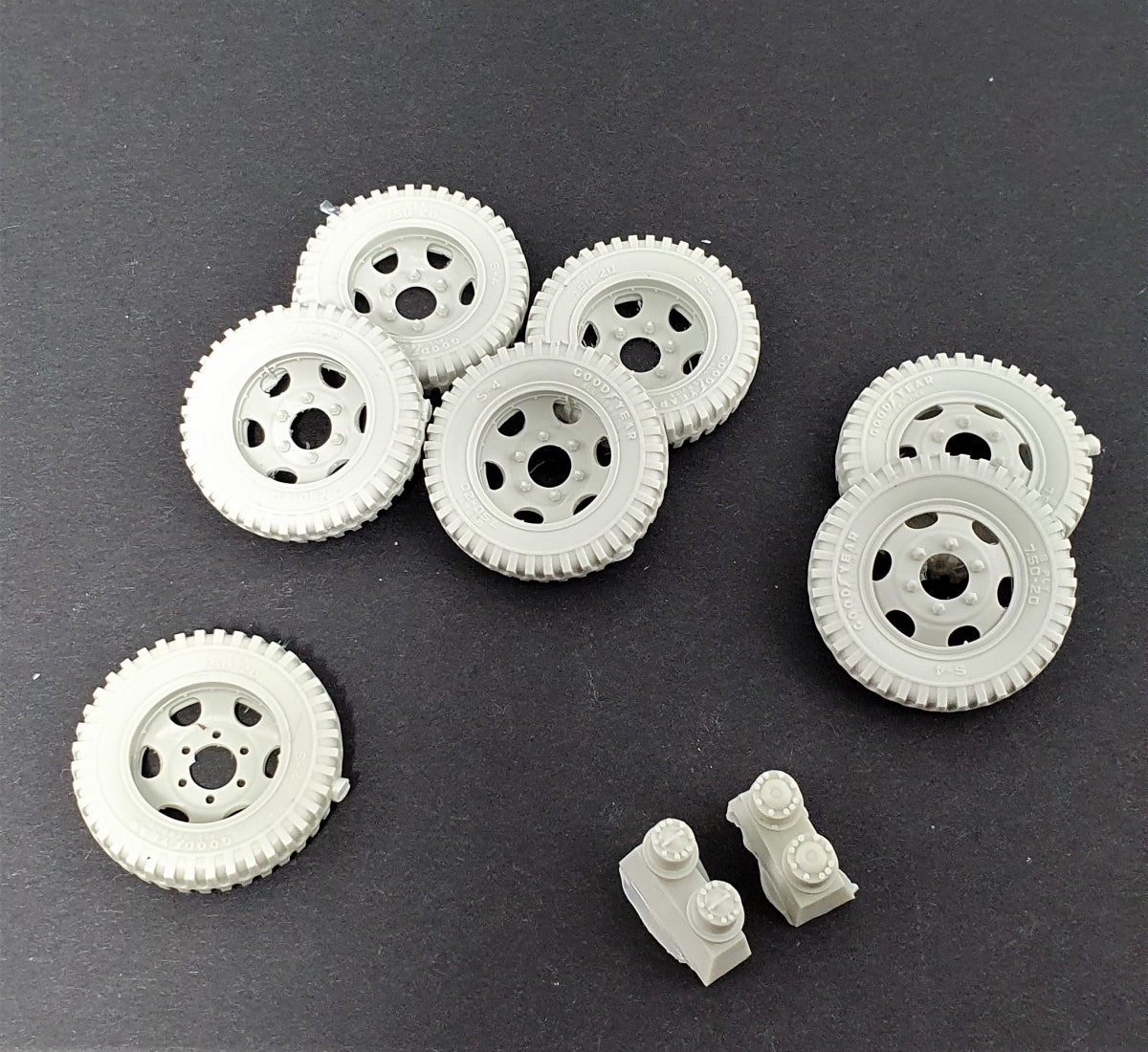 Panzer Art RE35-701 Roues de route Chevrolet G7107 (Goodyear) 1/35