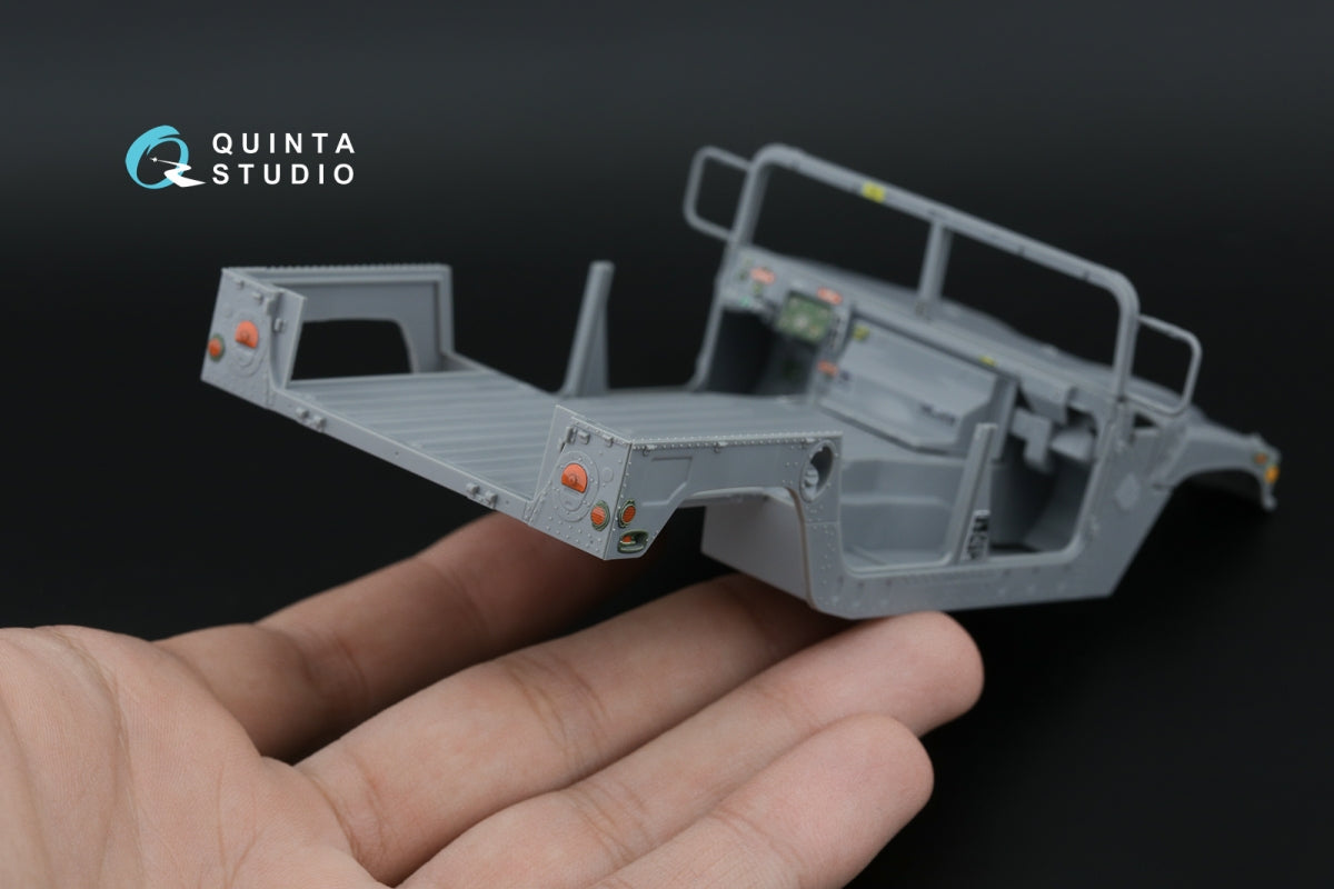 Intérieur imprimé en 3D et coloré sur papier décalcomanie (ICM) pour la gamme Humvee QD35154 de Quinta Studio (échelle 1/35). – immagine 6