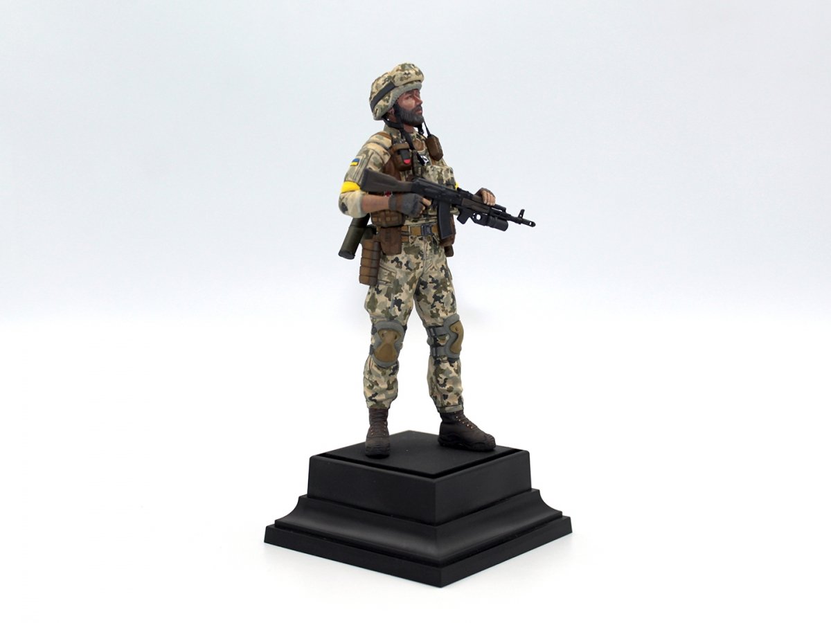 ICM 16104 Soldat des Forces armées ukrainiennes 1/16 – imagen 10