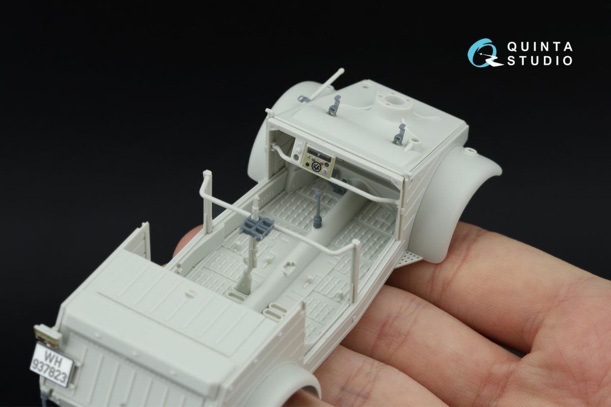 Intérieur imprimé en 3D et coloré sur papier décalcomanie (Meng VS-016) de la Kübelwagen Type 82 de Quinta Studio QD+35151 (avec pièces en résine imprimées en 3D) à l&amp;#39;échelle 1/35 – image 10