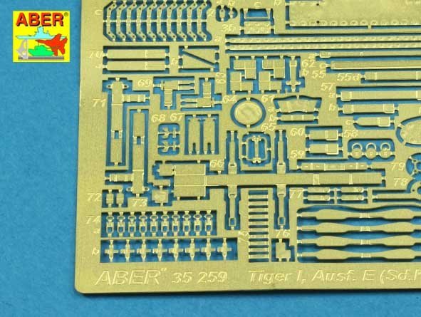 Aber 35259 Sd.Kfz.18 Pz.Kpfw.VI Ausf.E Tiger I (s.PzAbt. 501 en Tunisie) (1/35) – imagen 8