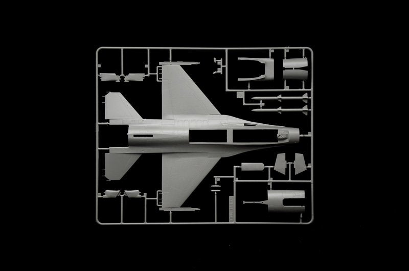 Italeri 2825 F-16C Fighting Falcon 1/48 – image 10