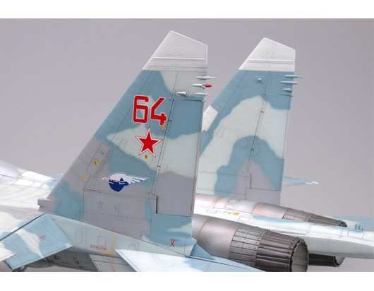 Trumpeter 02270 Su-27UB Flanker-C 1/32 – image 3