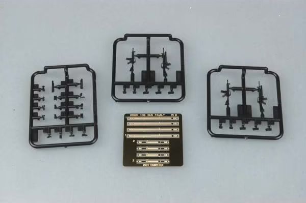 Trumpeter 00507 Mitrailleuse américaine AR-15/M16/M4 - Famille M16A2/M203 et M733 1/35 – immagine 2