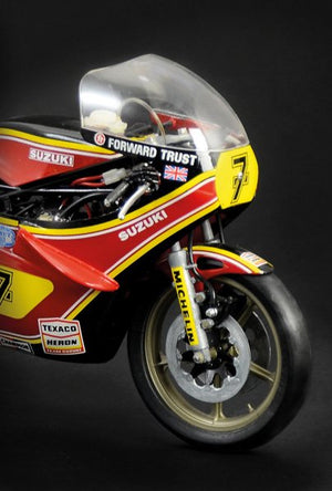 Italeri 4644 Suzuki RG 500 XR27 1/9 – zdjęcie 4