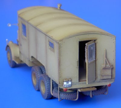 Attack 72817 TATRA T-111-8000 Kundediensttruppwagen 1/72 – zdjęcie 2
