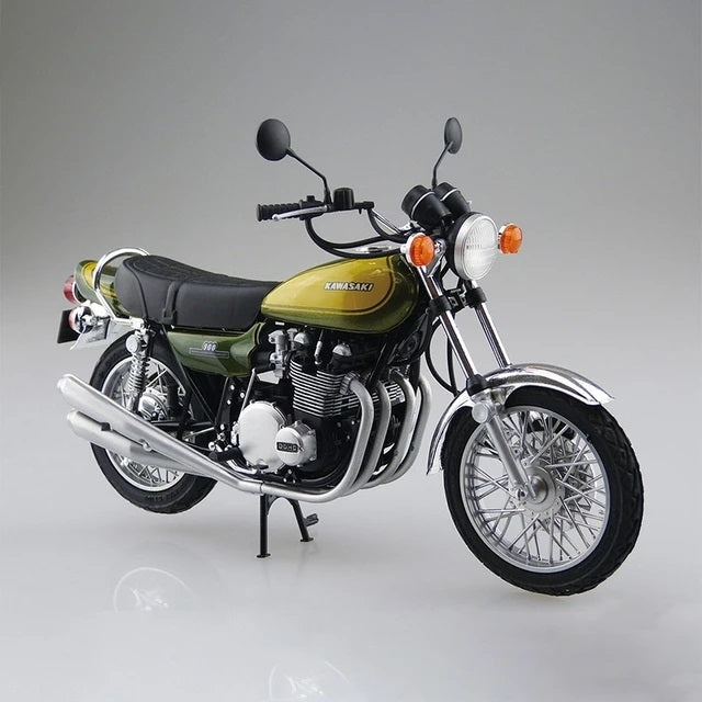 Aoshima 06266 Kawasaki 900 Super 4 Modèle Z1 1973 avec pièces personnalisées 1/12