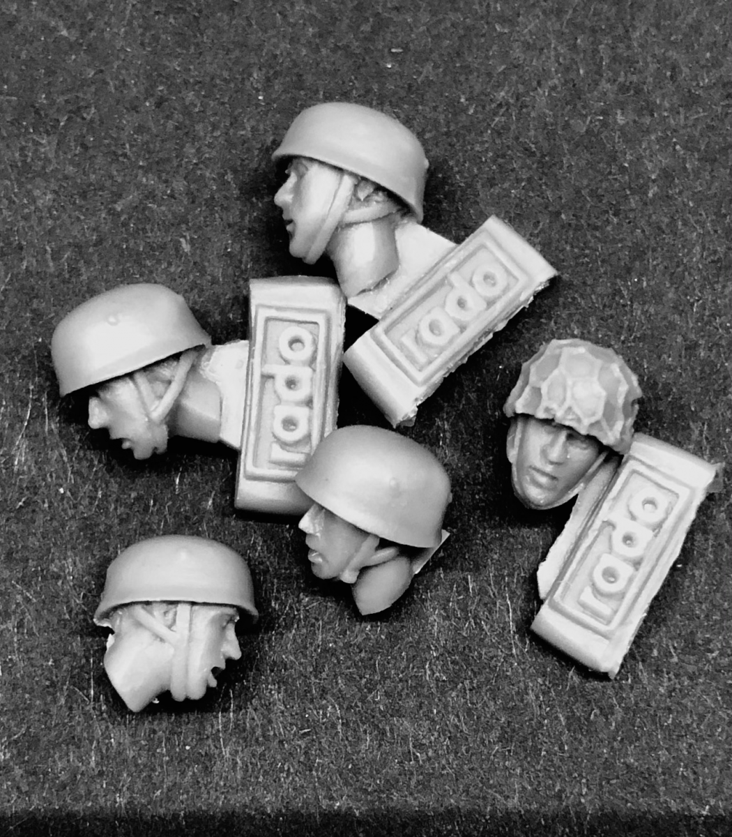 RADO Miniatures RDM35H06 Têtes avec casques FJ, lot de 2, échelle 1/35 – immagine 2