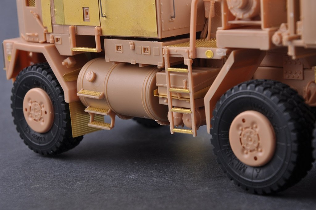 Camion armé Hobby Boss 85525 M1070 au 1/35 – image 28